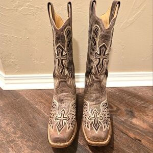 Corral Vintage Brown Western Cowboy Boots with Cross Design